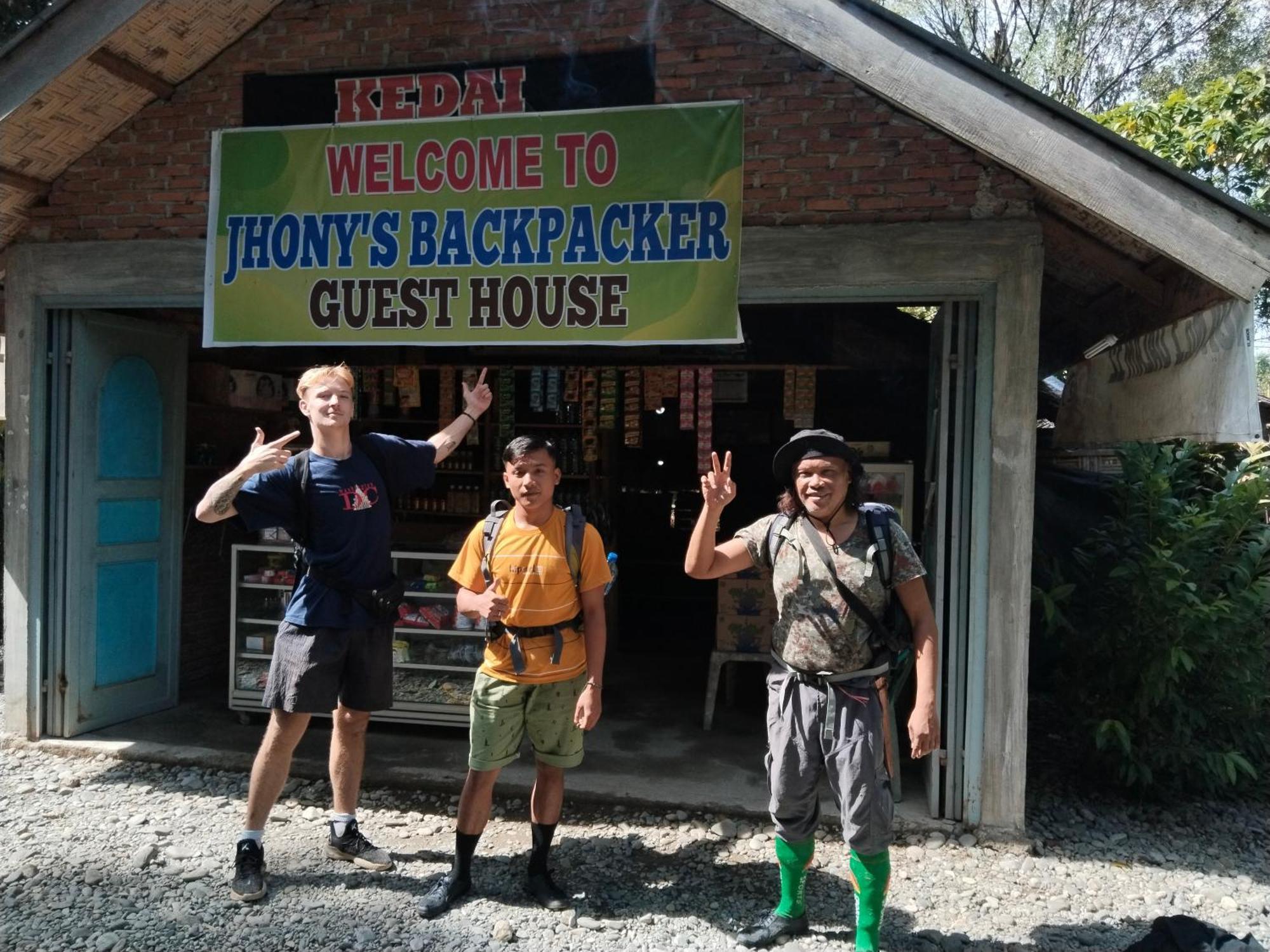 בוקיט לוואנג Jhony'S Backpacker-Guest House Only Stay Here Book Treking With Us מראה חיצוני תמונה