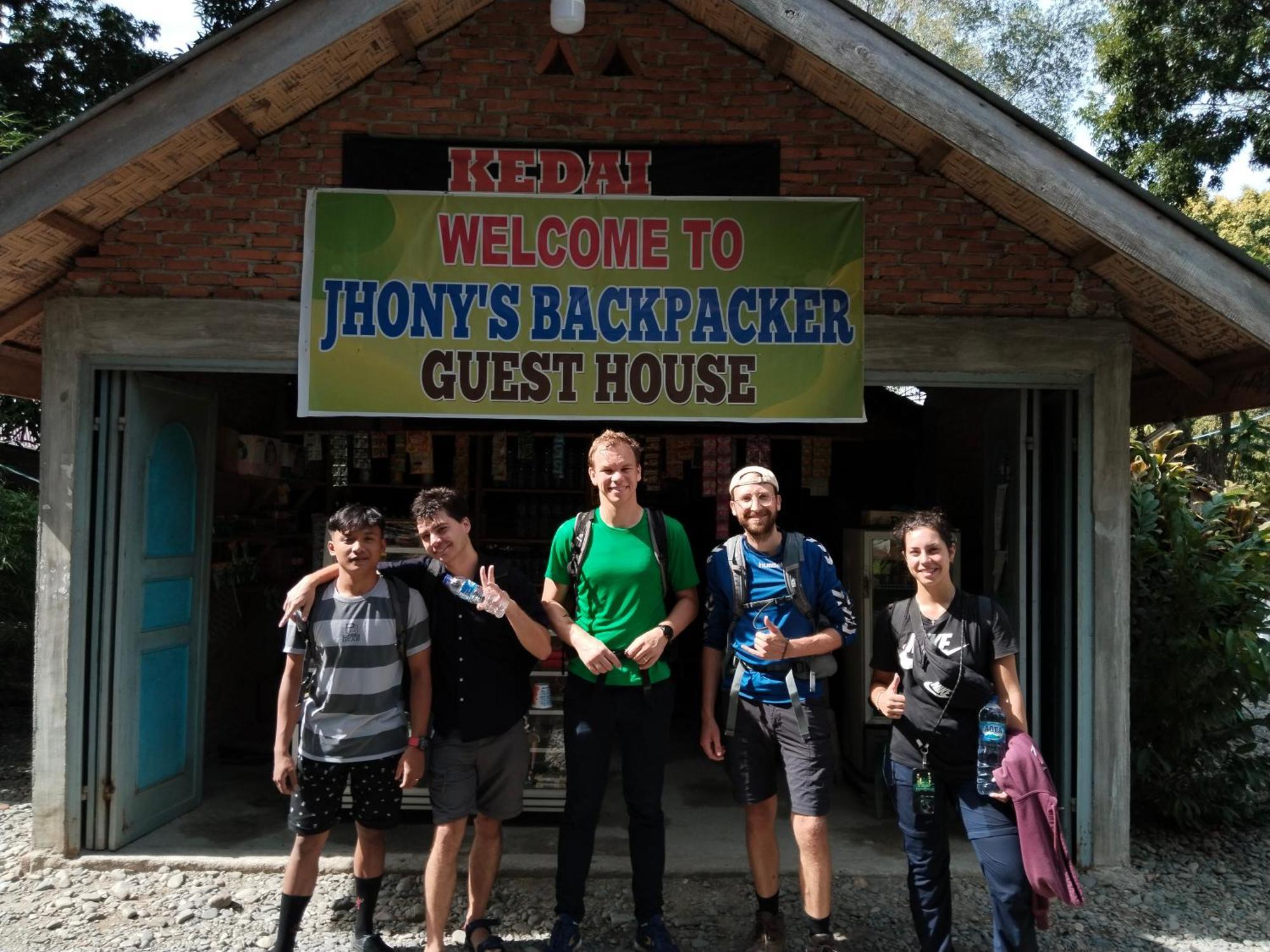 בוקיט לוואנג Jhony'S Backpacker-Guest House Only Stay Here Book Treking With Us מראה חיצוני תמונה