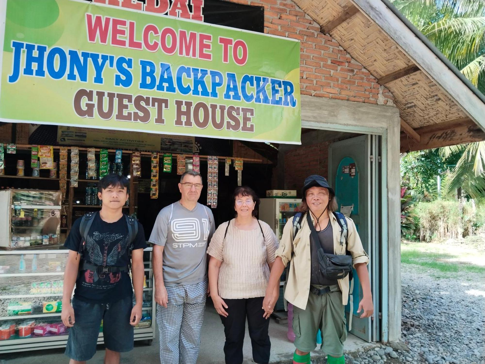 בוקיט לוואנג Jhony'S Backpacker-Guest House Only Stay Here Book Treking With Us מראה חיצוני תמונה
