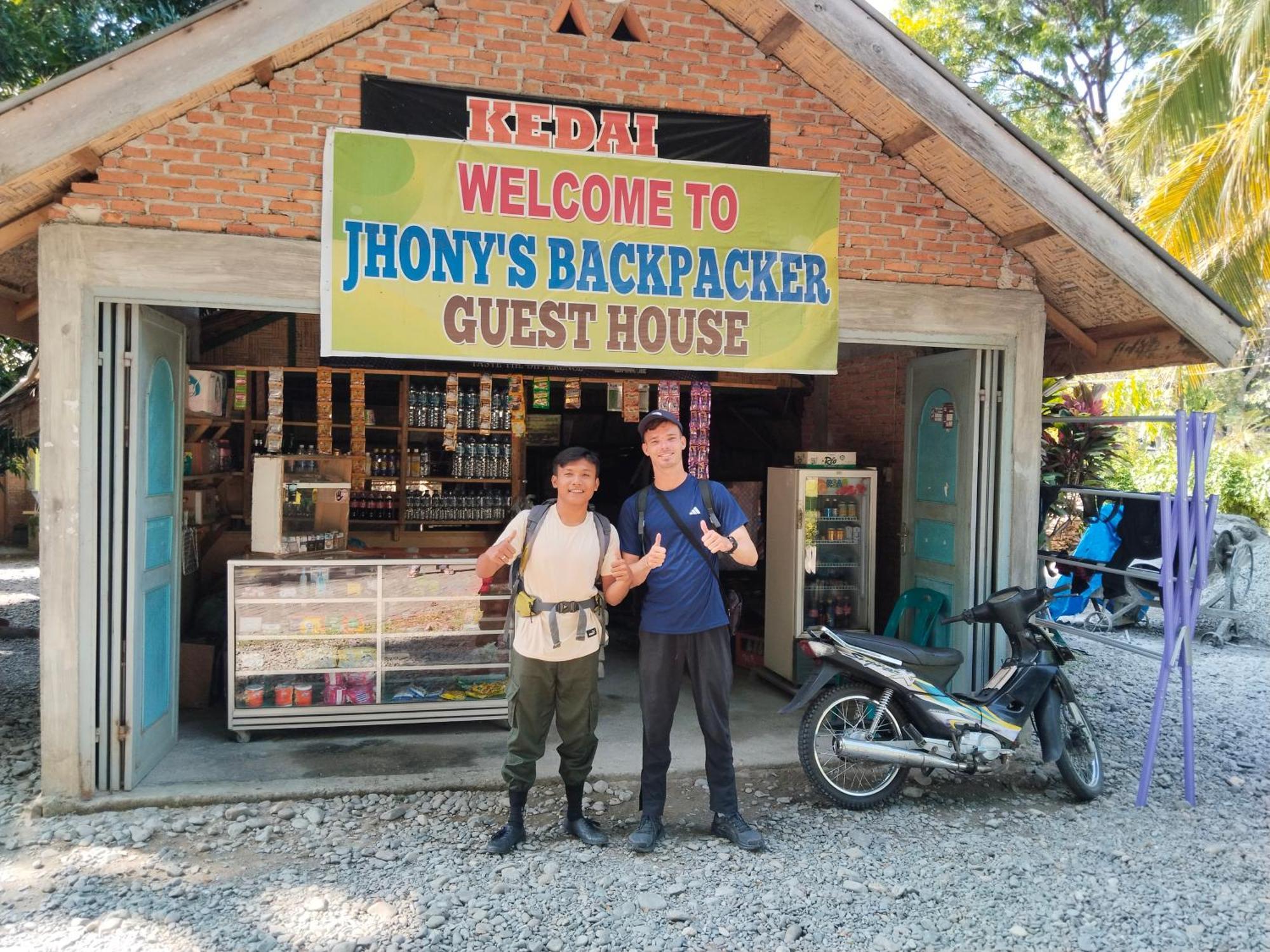 בוקיט לוואנג Jhony'S Backpacker-Guest House Only Stay Here Book Treking With Us מראה חיצוני תמונה